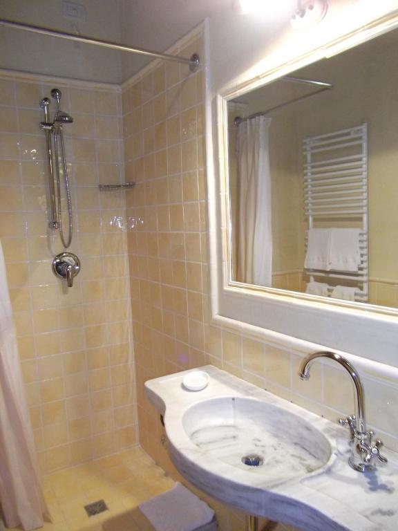 L'Arcadia Guest House Pietrasanta Room photo